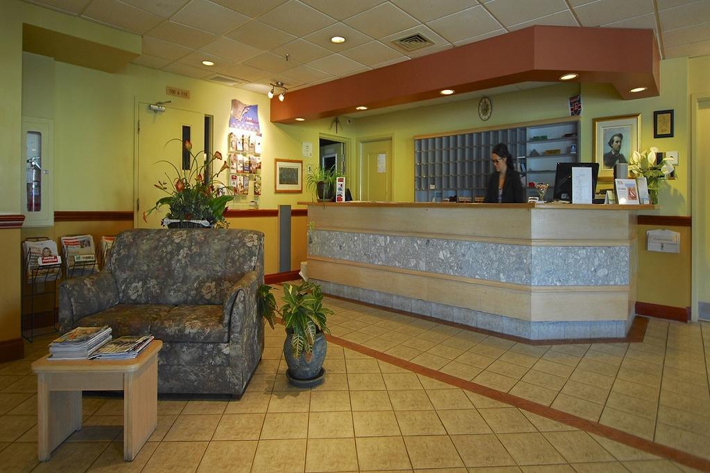 Hotel Travelodge By Wyndham Victoriaville Exterior foto