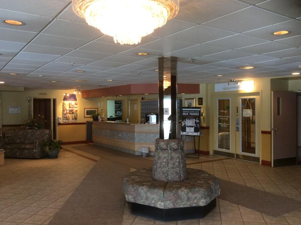 Hotel Travelodge By Wyndham Victoriaville Exterior foto