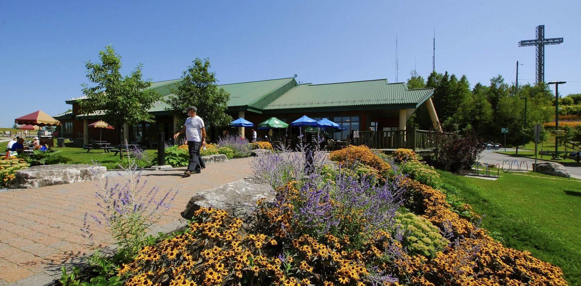 Hotel Travelodge By Wyndham Victoriaville Exterior foto